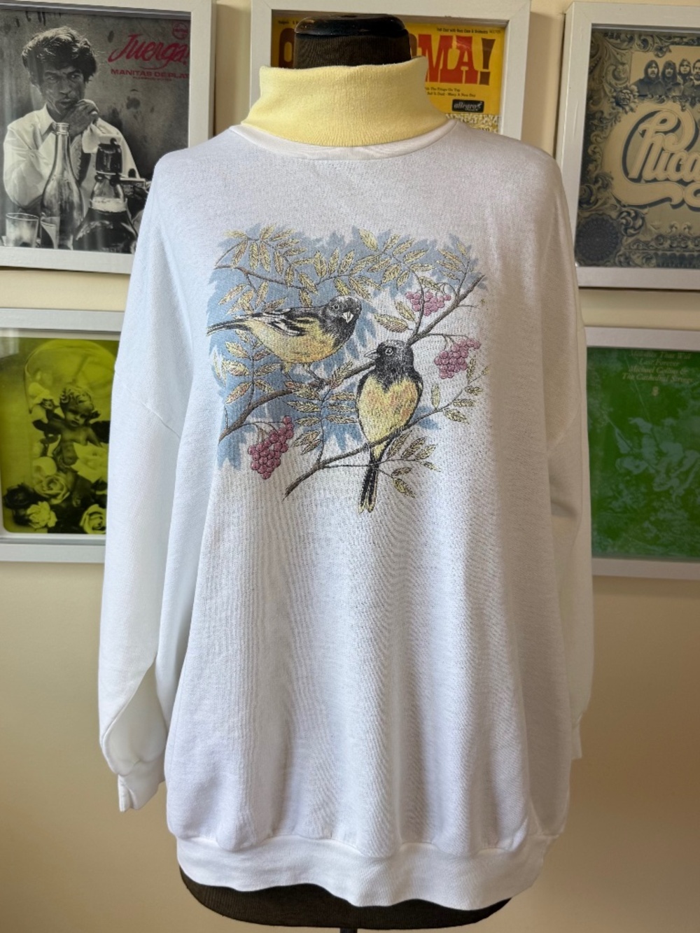 Vintage Bird Nature Graphic Sweatshirt | Cottagecore Wildlife Crewneck | 90s